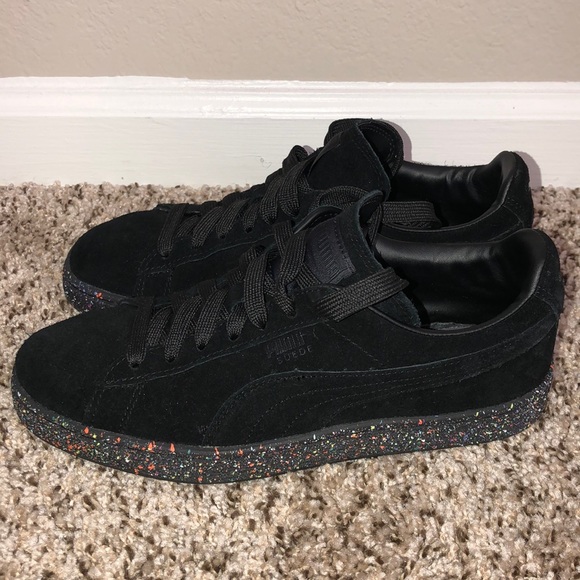Suede Classic Pumas - Picture 7 of 7